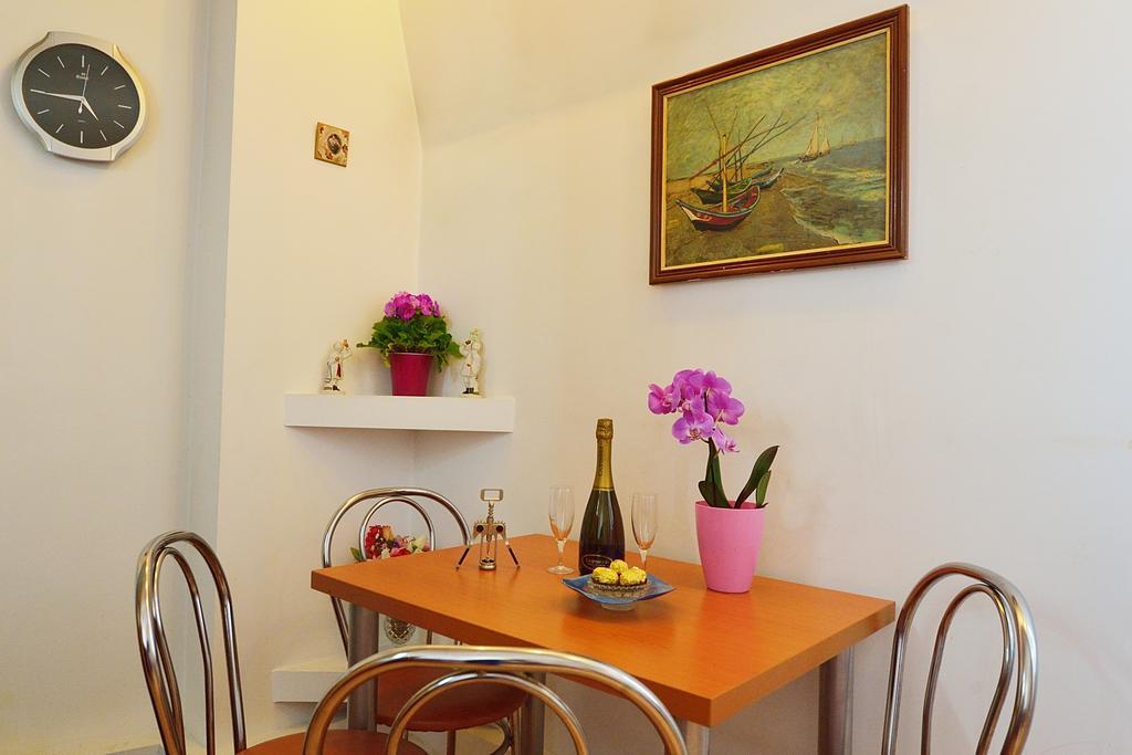 Atlas Accommodation Букурещ Екстериор снимка