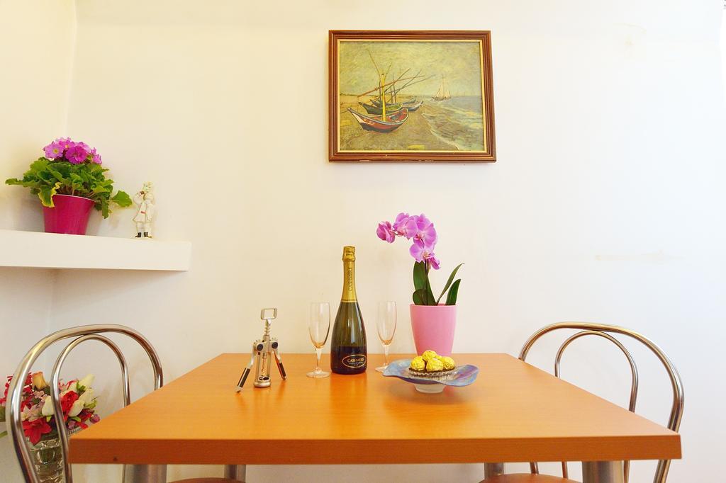 Atlas Accommodation Букурещ Екстериор снимка