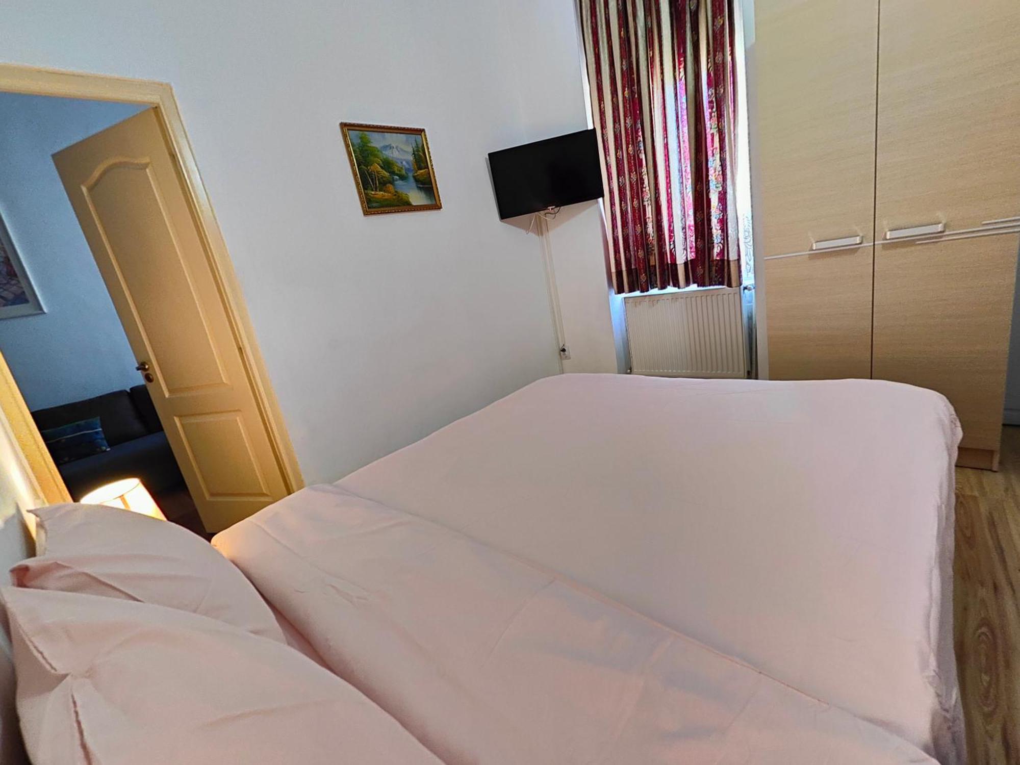 Atlas Accommodation Букурещ Екстериор снимка